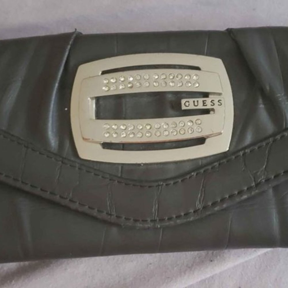 Guess wallet | item has some wear
